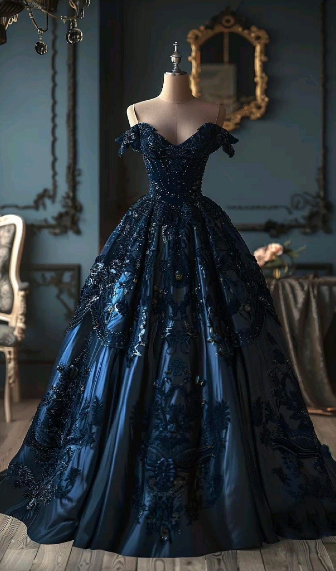 Luxurious And Exquisite Long Ball Gown Main image