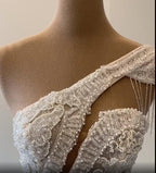 Luxurious Lace Beaded Wedding Dress One Shoulder Mermaid Bridal Gowns Crystal Beads Sequin Sweep Train