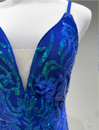 Luxurious Royal Blue Mermaid V-Neck Sequined Long Classy Prom Dress