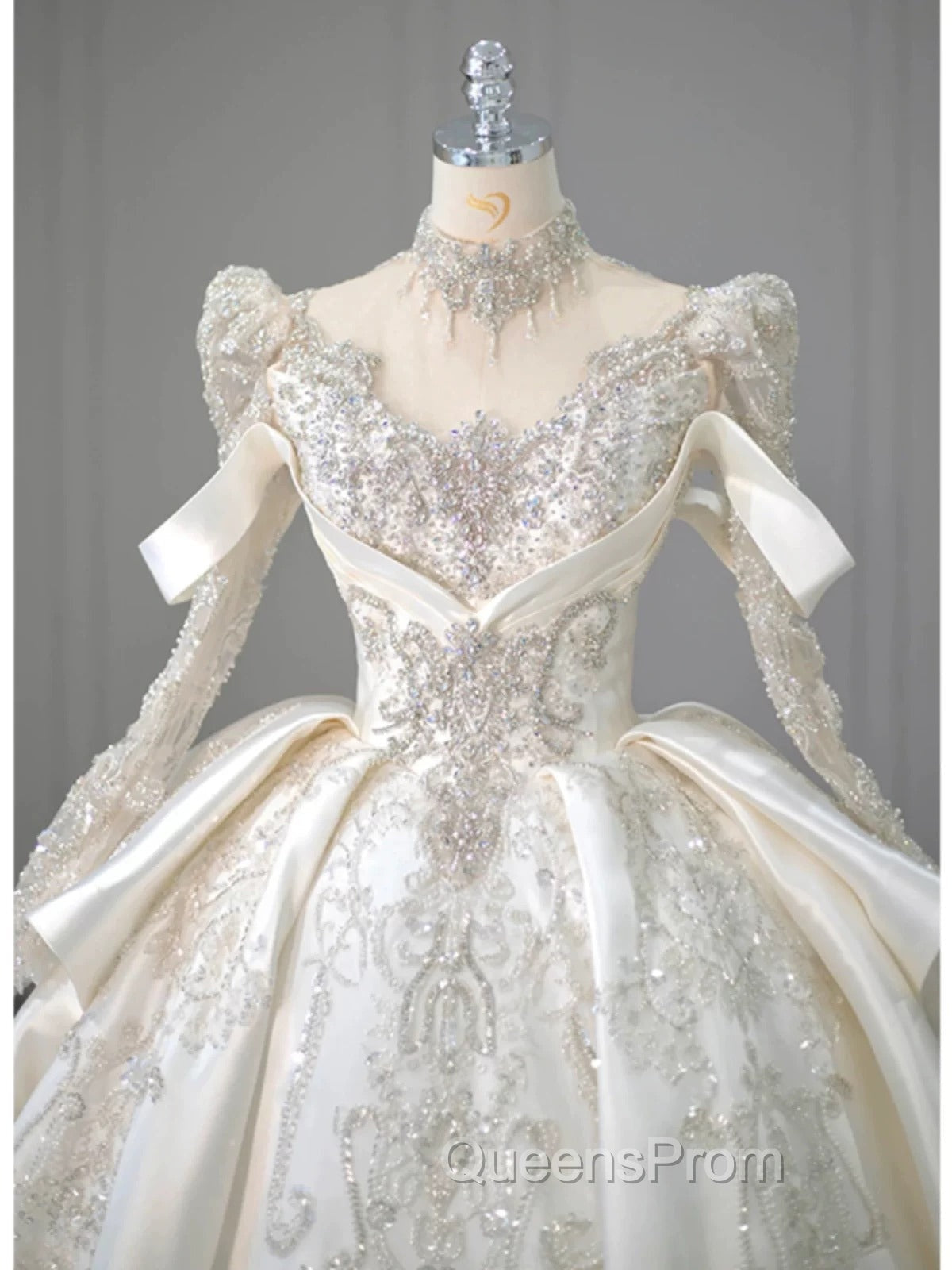 Luxury Ball Gown High Neckline Long Sleeves Sequin White Wedding Dress Brides Dress Secondary image