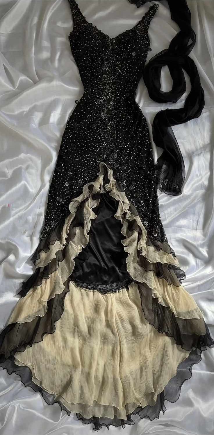 Luxury Beaded Mermaid Classy Prom Dress, V-Neck Ruffle Party Dress Secondary image