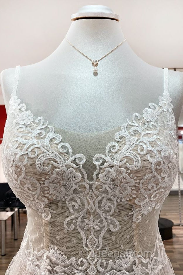 Luxury Long A-line V-neck Tulle Open Back Lace Wedding Dress
