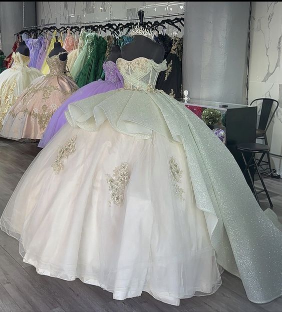 Luxury Quinceanera Dress Applique Corset Ball Gown Classy Prom Sweet 16 Dress