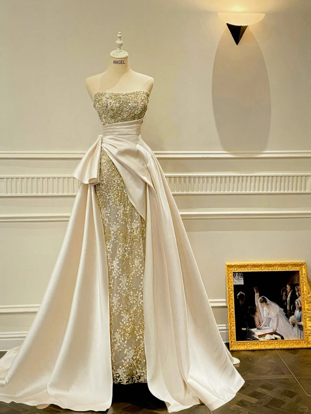 Luxury Slim-Fit Strapless Lace Satin Train Classy Prom Dress Wedding Dress
