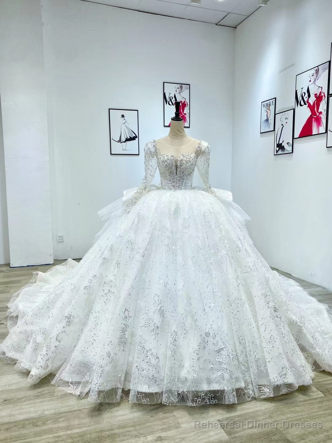Luxury White Tulle Sequins Long Sleeve Wedding Dress With Train Main image