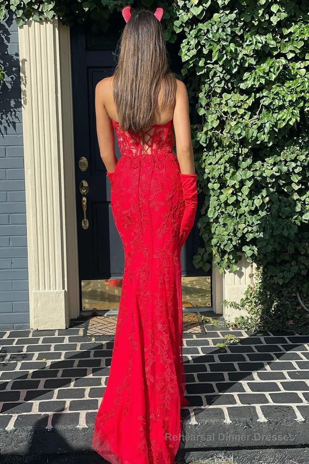 Mermaid Strapless Lace Prom Dress With Appliques