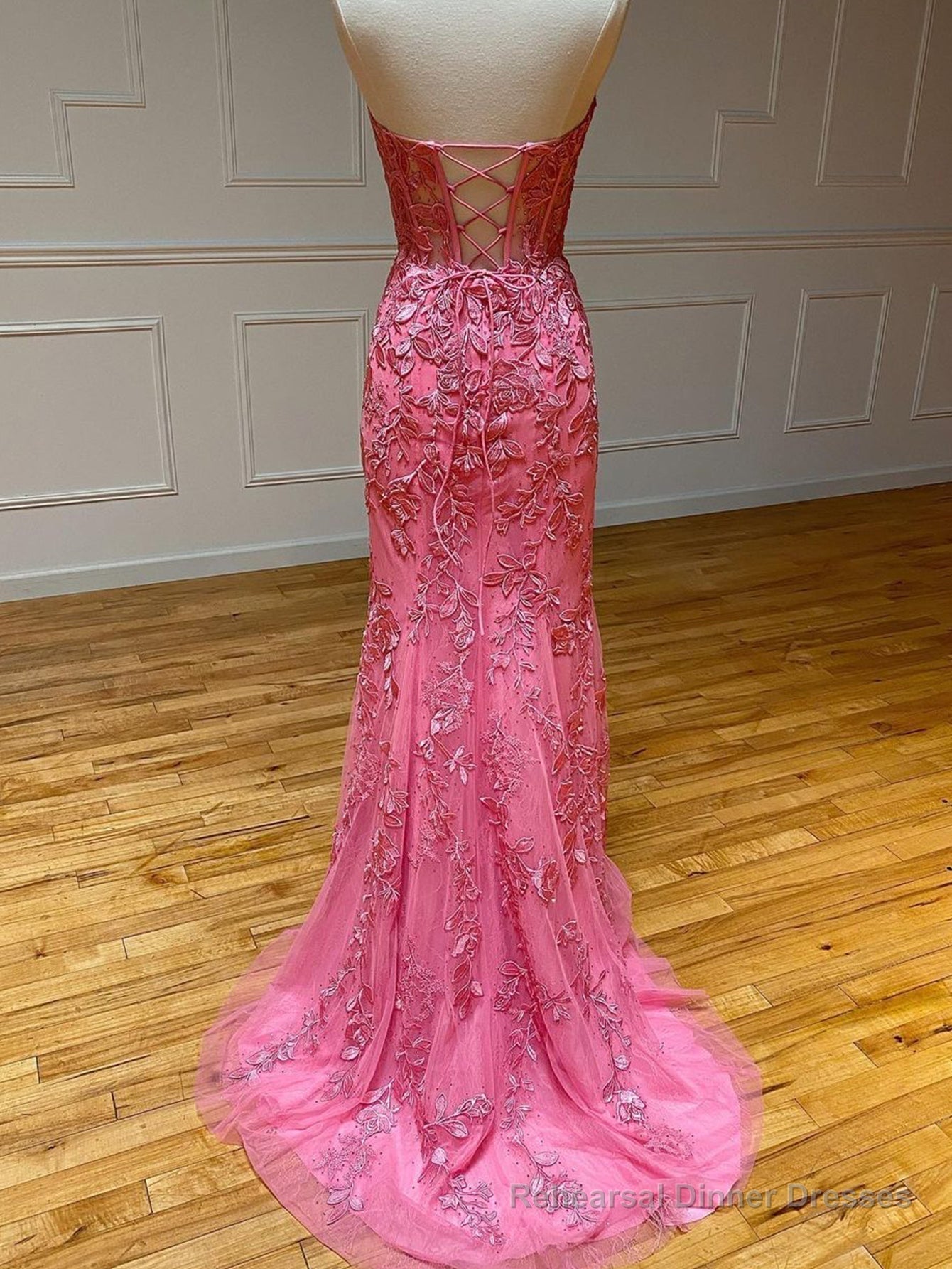 Mermaid Strapless Lace Prom Dress With Appliques