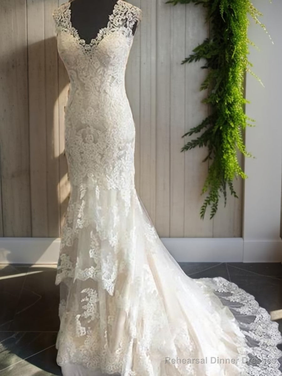 Mermaid V-neck Lace Sweep Train Tulle Wedding Dress Main image