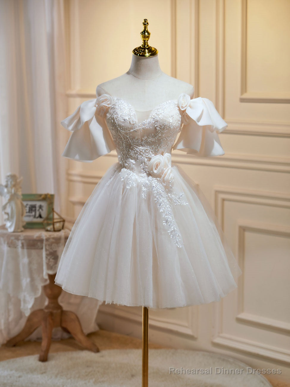 Mini/Short Beige Prom Dresses, Beige Tulle Lace Homecoming Dresses Main image