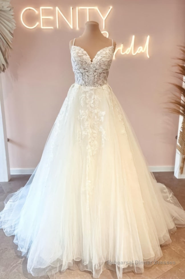 Modern Spaghetti-Straps Sleeveless Long Lace Wedding Dresses Online Secondary image
