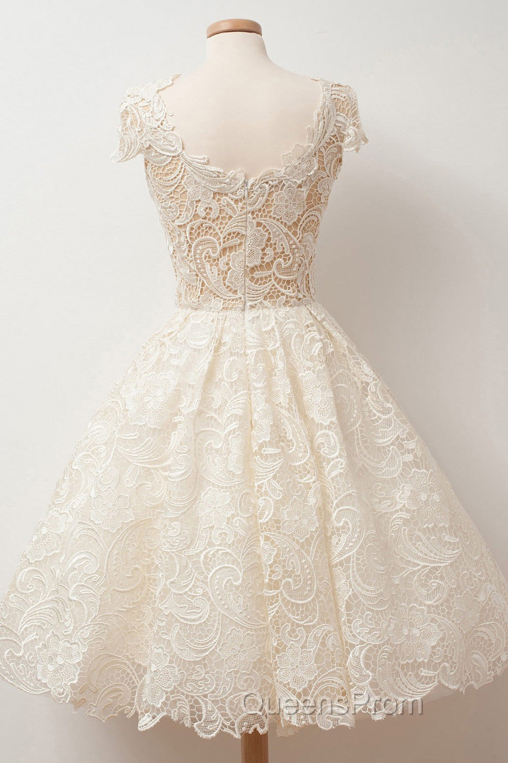 A-line Scoop Lace Short Evening Prom Dress Cap Sleeves Homecoming Dress Secondary image