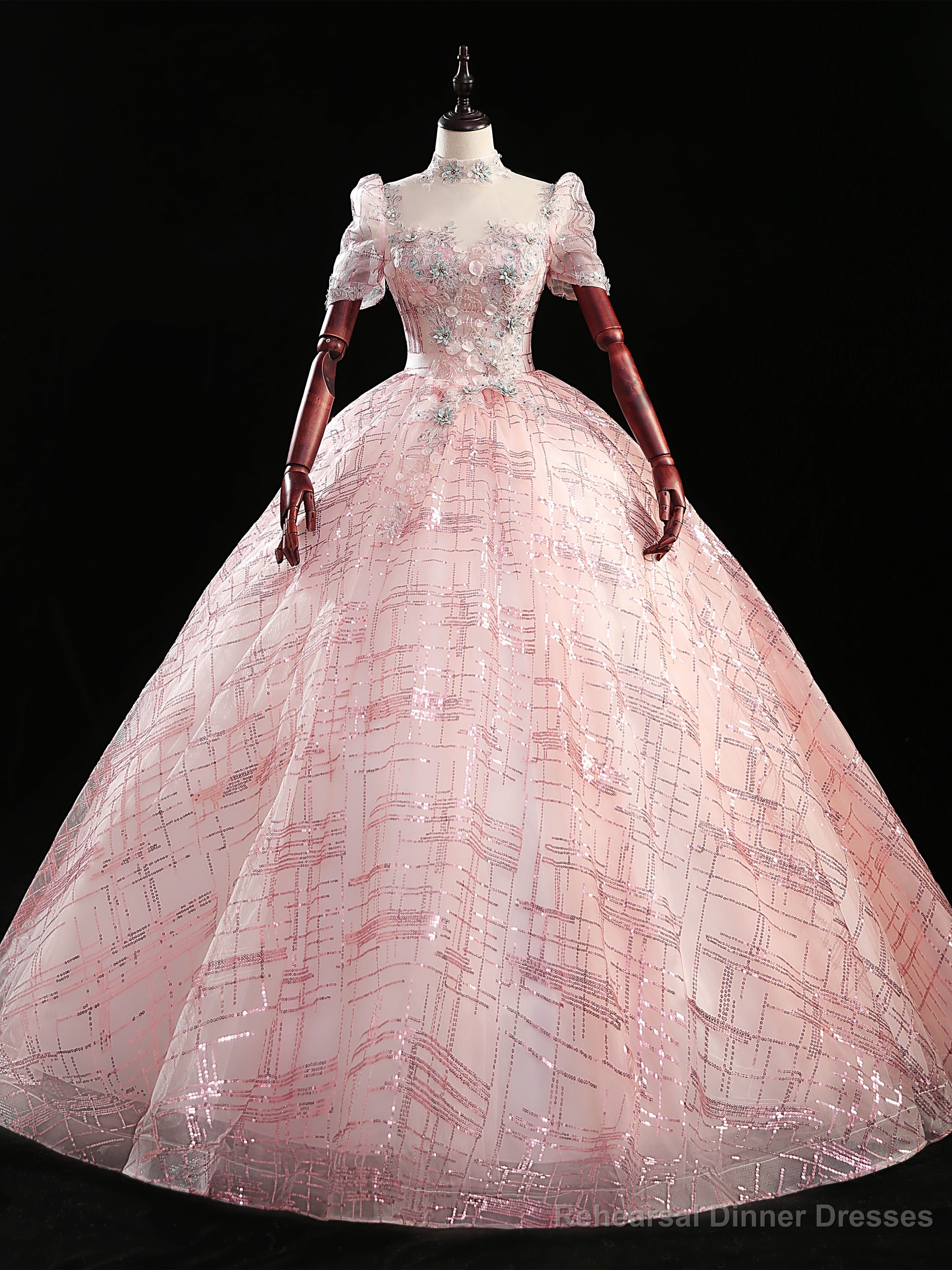 Pink Tulle Sequins Short Sleeve Appliques Quinceanera Dress Main image