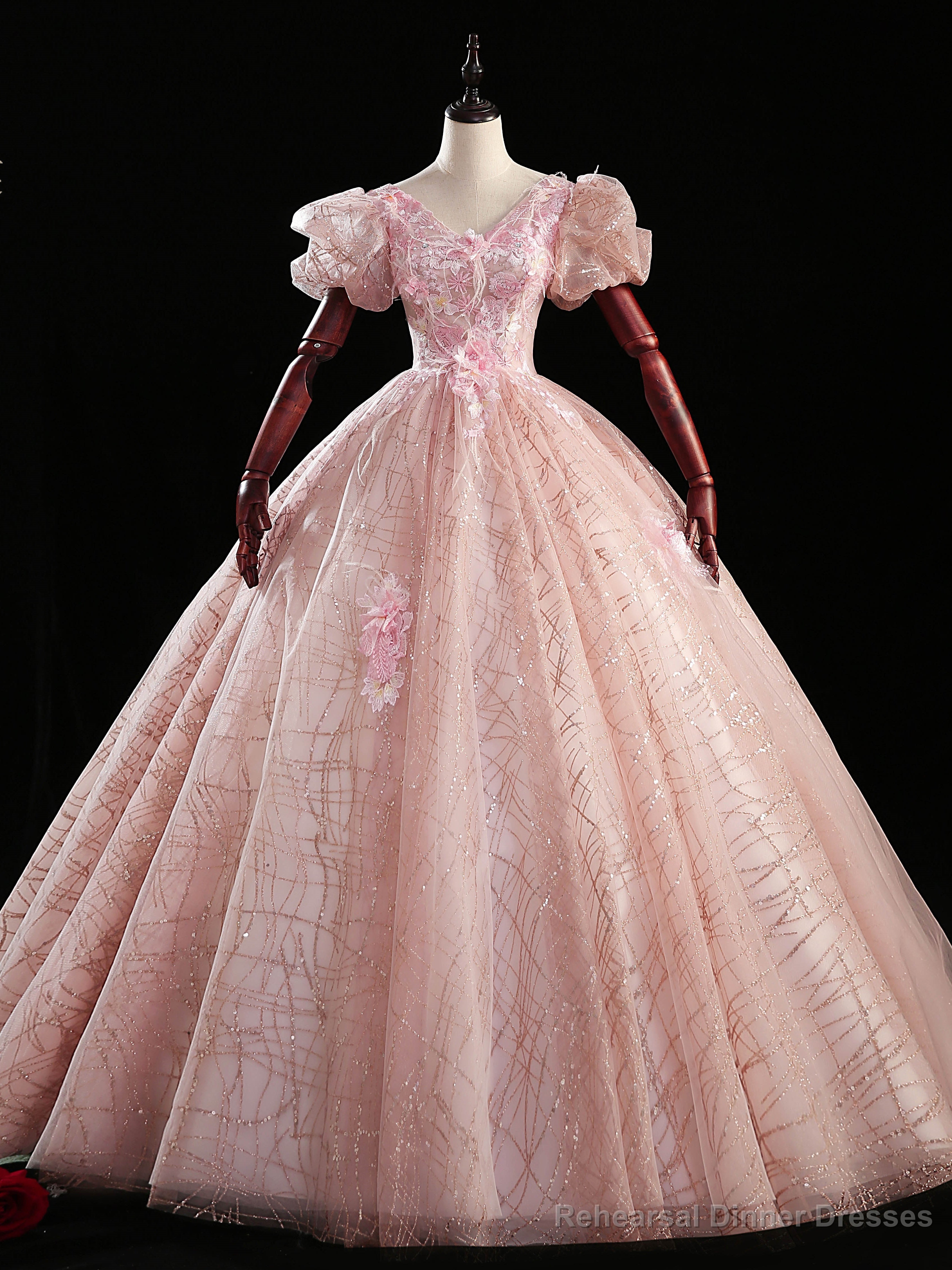 Pink Tulle Sequins V-neck Puff Sleeve Quinceanera Dress Main image