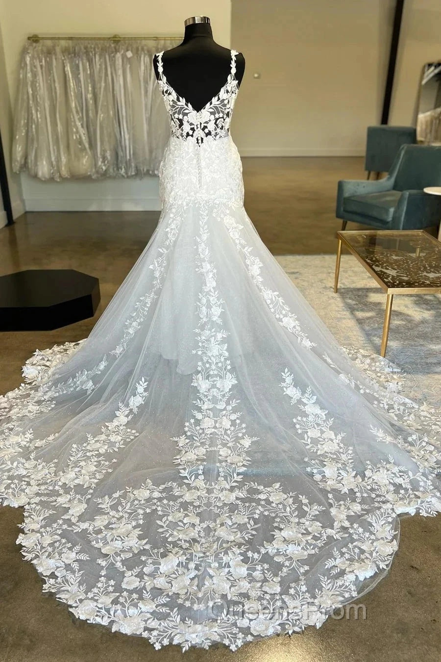 Plunging V Neck Appliques Trumpet Sweeping Wedding Dress Secondary image
