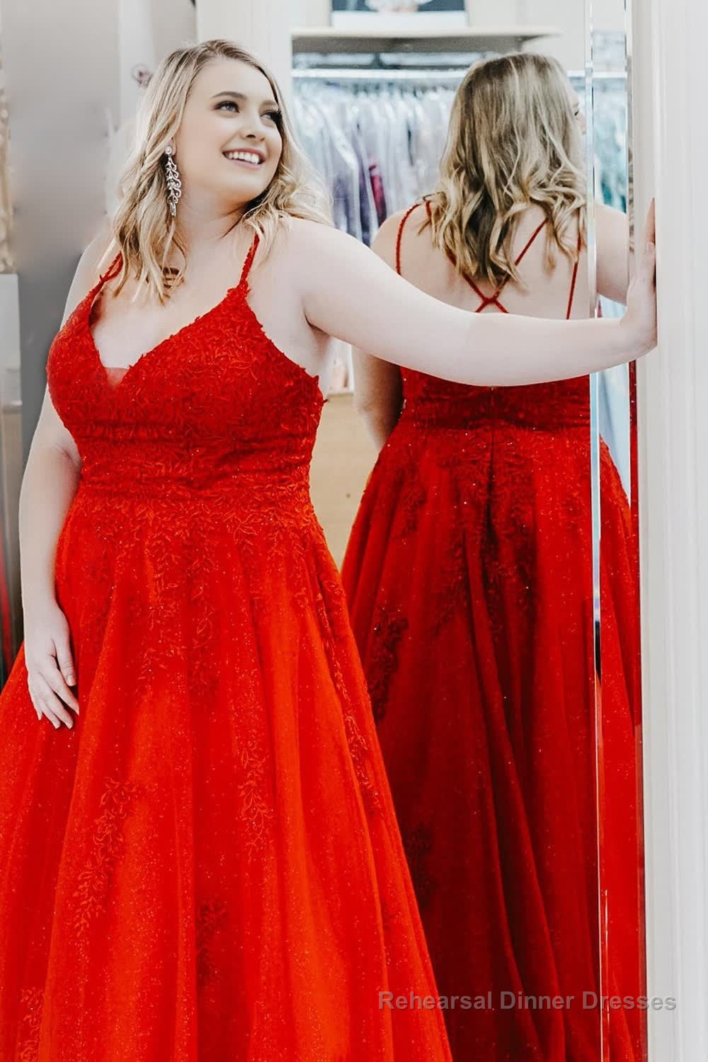 Plus Size Red Tulle Long Prom Dress with Appliques Secondary image
