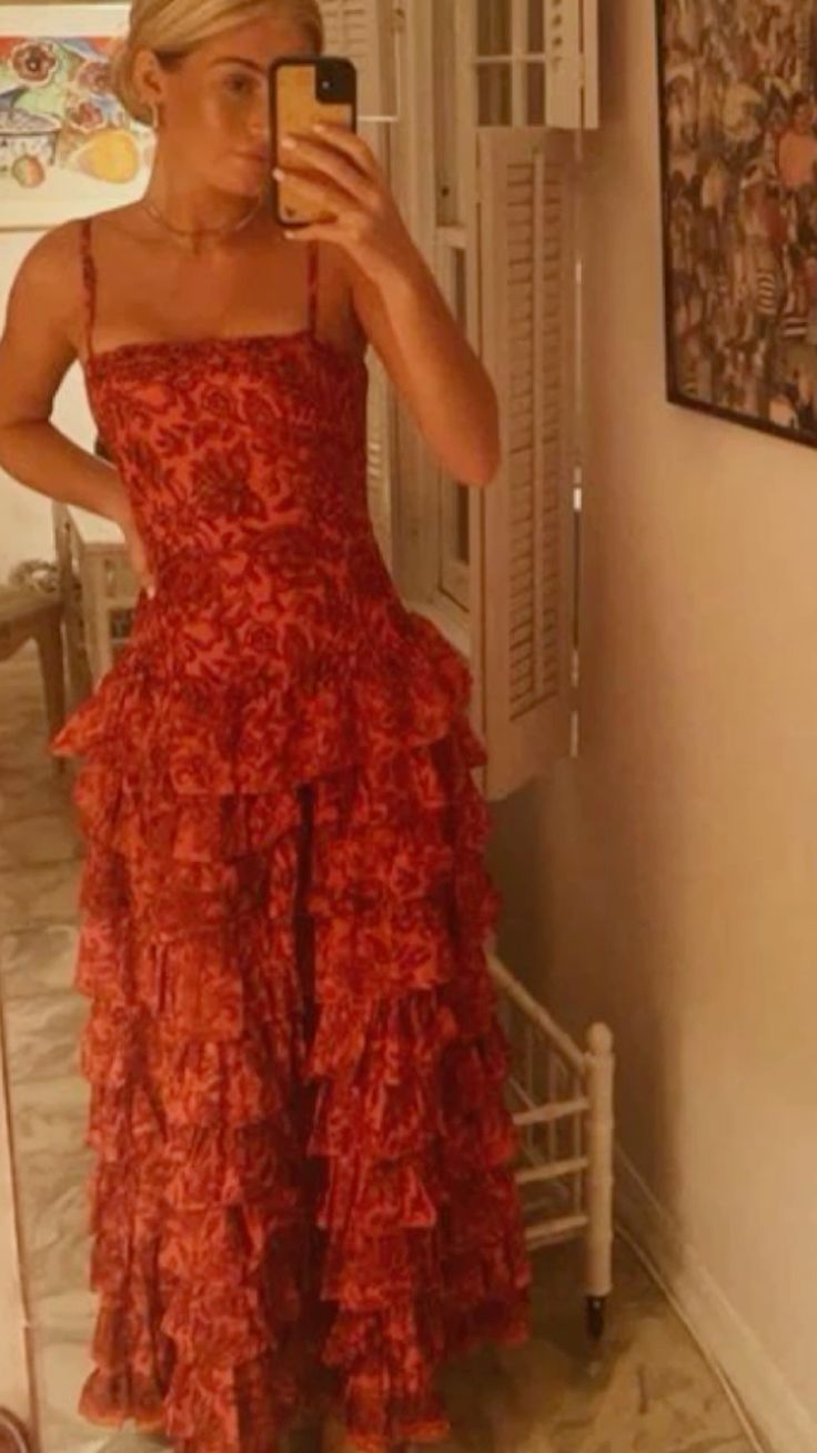 Popular Spaghetti Straps Floor Length Classy Prom Dress New Fashion Tiered Classy Evening Dress Secondary image