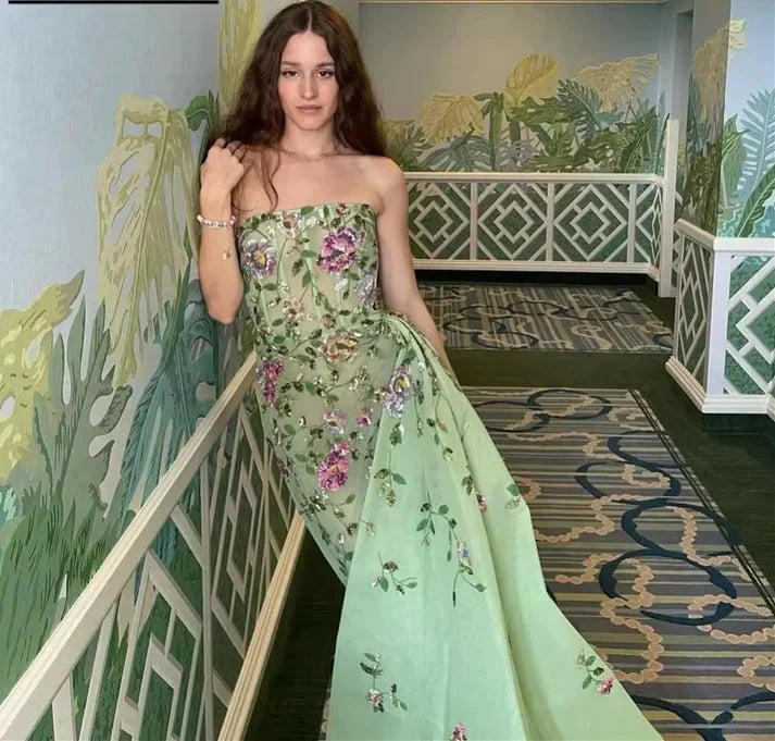 Pretty Sheath Strapless Green Floor Length Classy Evening Dress Organza Classy Prom Dress With Embroidered
