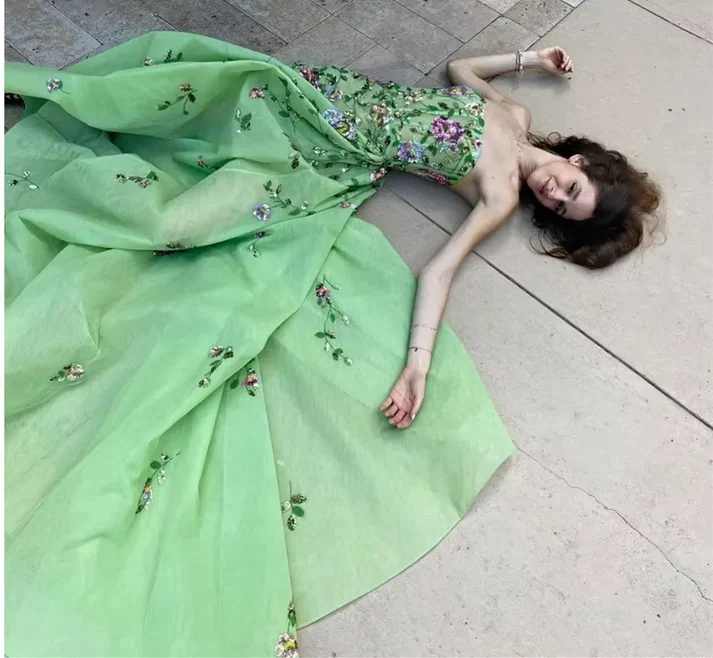 Pretty Sheath Strapless Green Floor Length Classy Evening Dress Organza Classy Prom Dress With Embroidered