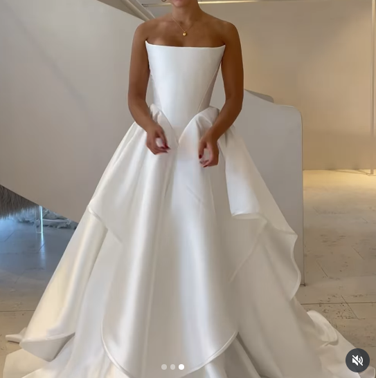 Pretty Wedding Dress Ball Gown Strapless White Satin Long Wedding Dresses Bridal Gowns
