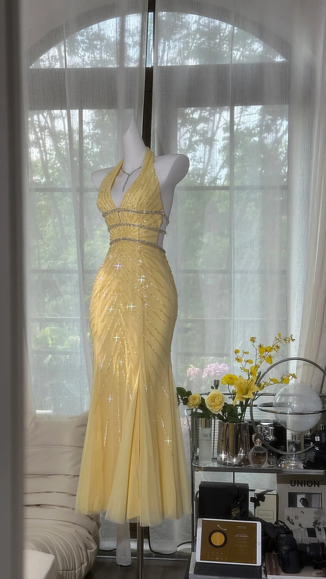 Pretty Yellow Sequin Halter Neck Backless Mermaid Classy Prom Dress