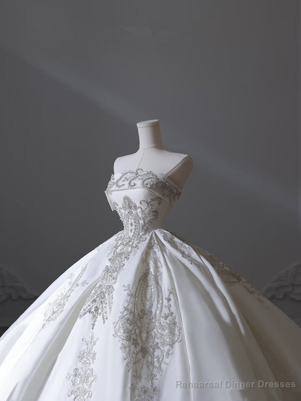 Princess Ball Gown Strapless Sleeveless Pleats White Satin Wedding Dress Bridal Dresses Secondary image