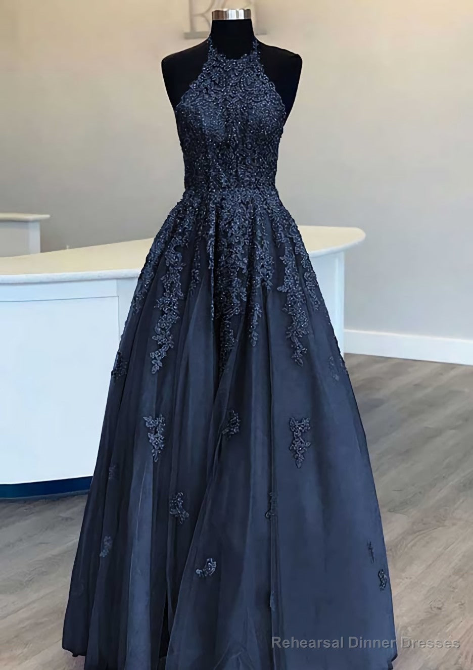 Princess Halter Long/Floor-Length Lace Tulle Prom Dresses With Appliqued Beading Secondary image