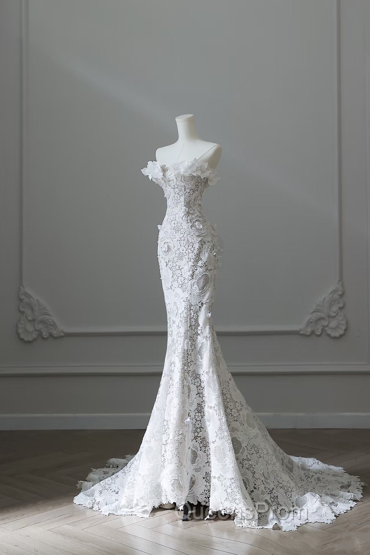 Princess Mermaid Strapless White Lace Long Wedding Dress Brides Dress Secondary image
