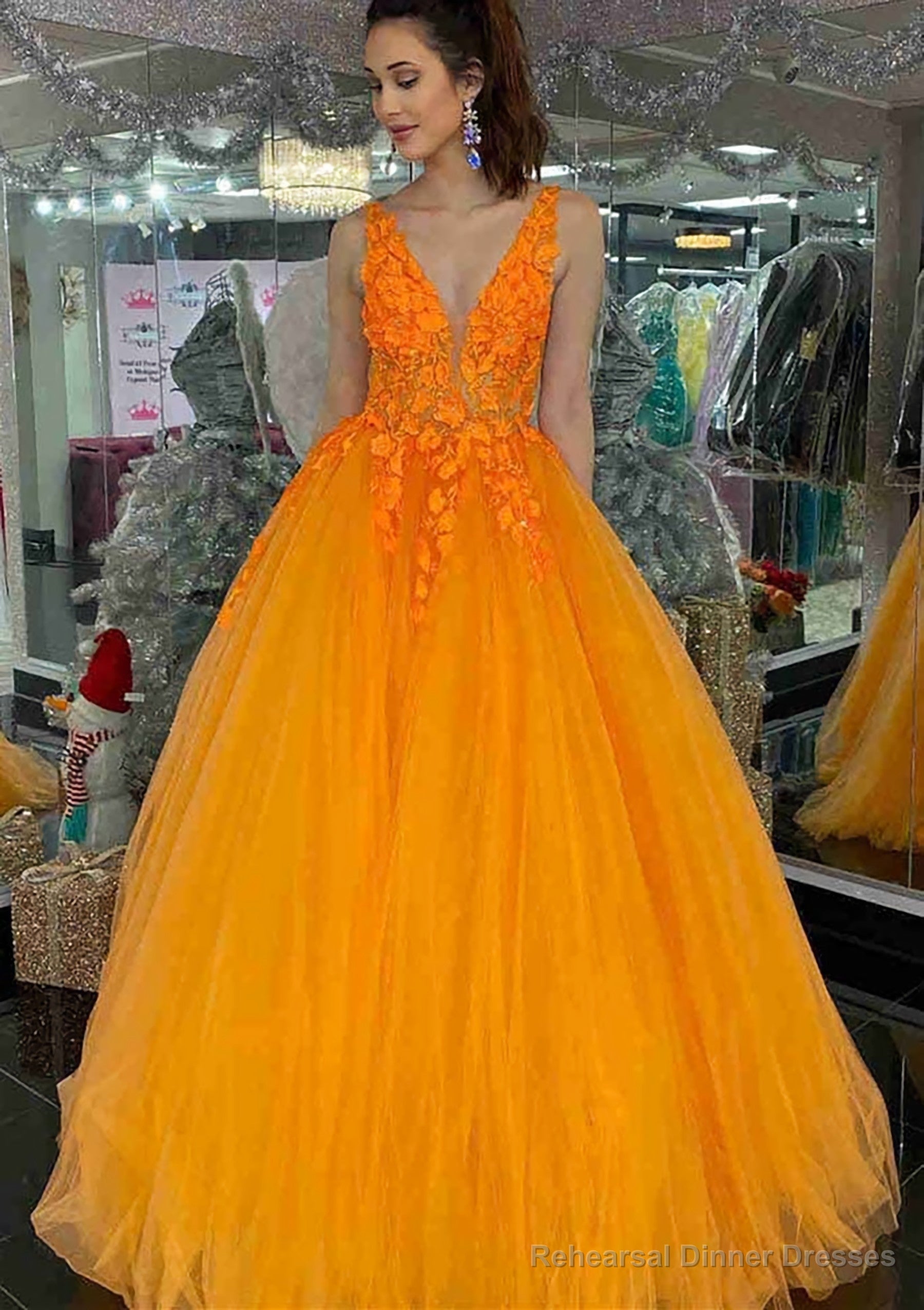 Princess V Neck Long/Floor-Length Tulle Prom Dresses With Appliqued