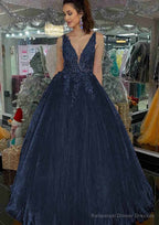Princess V Neck Long/Floor-Length Tulle Prom Dresses With Appliqued