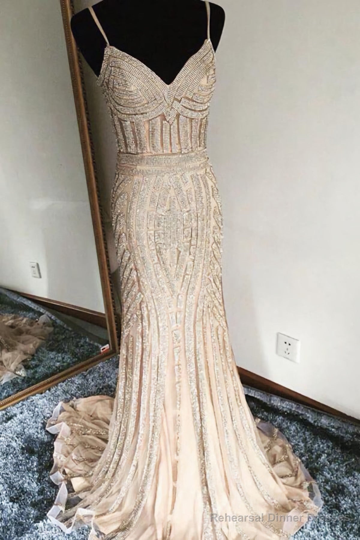 Luxurious Mermaid Spaghetti Straps V Neck Sparkly Prom Dresses Main image