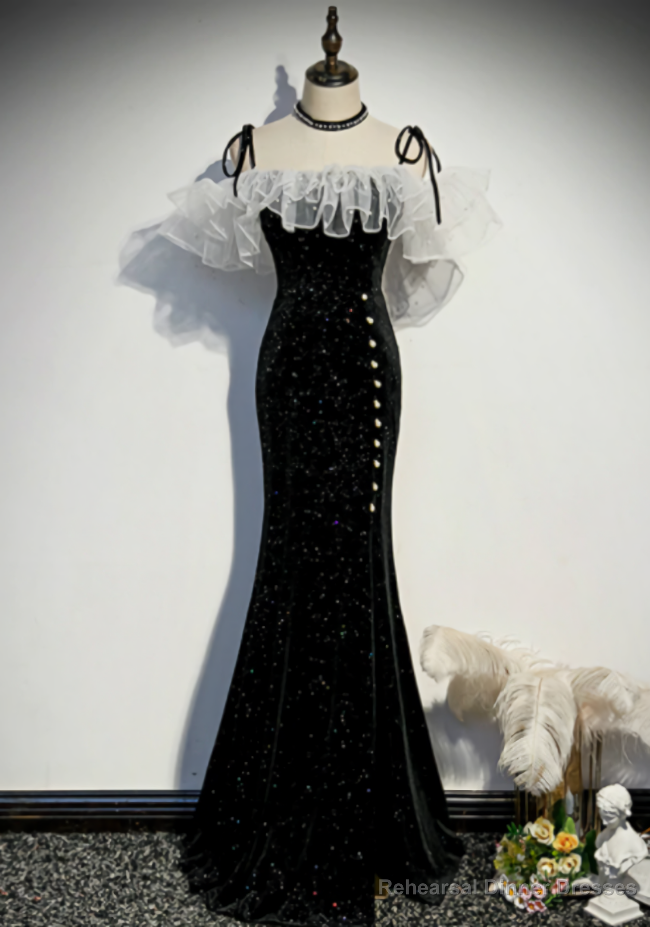 Black Mermaid Sequins Spaghetti Straps Pearls Prom Dresses Main image