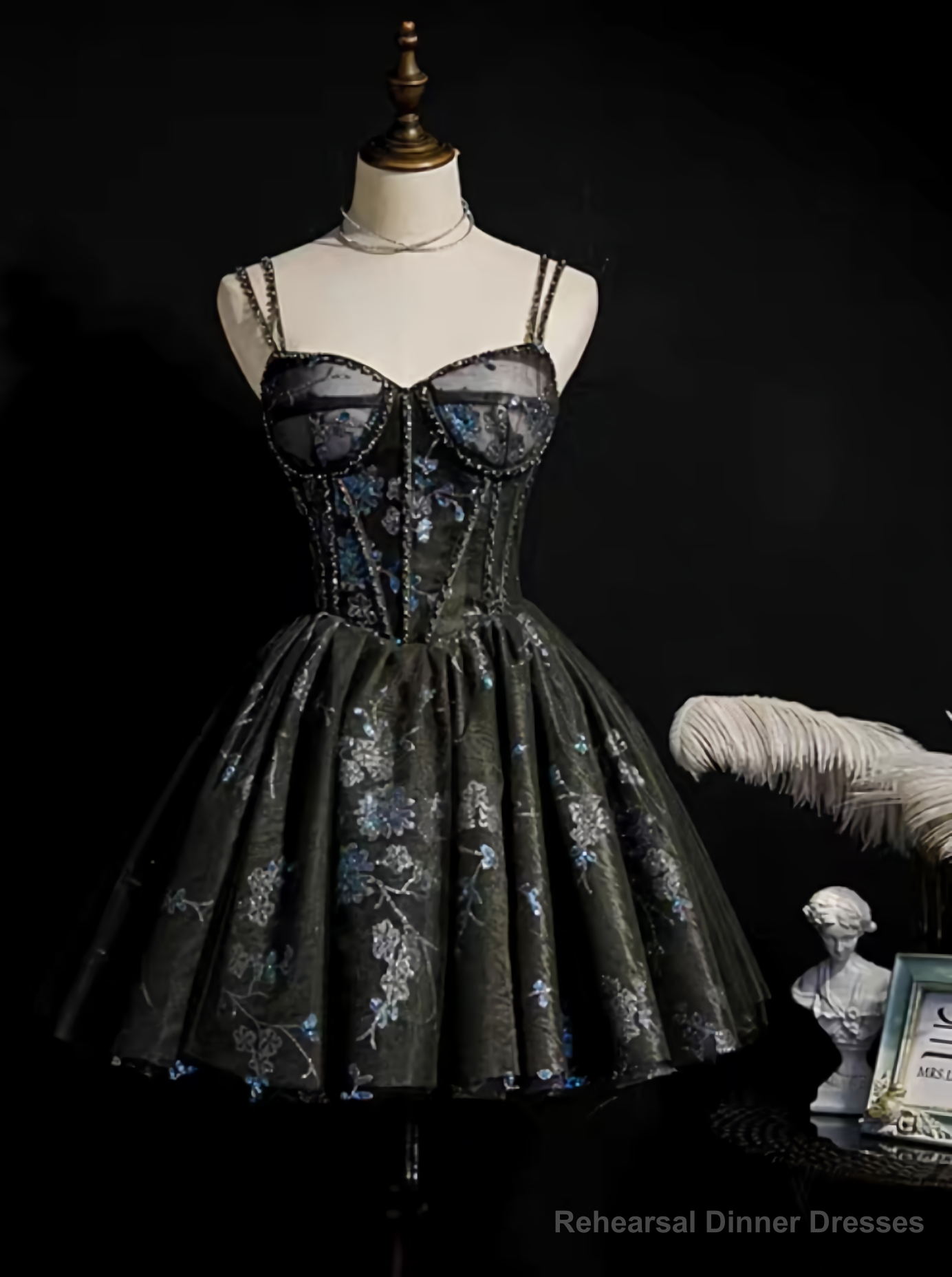 Homcoming sequins halter short temperament noble lady homcoming custom made Evening Dresses Main image