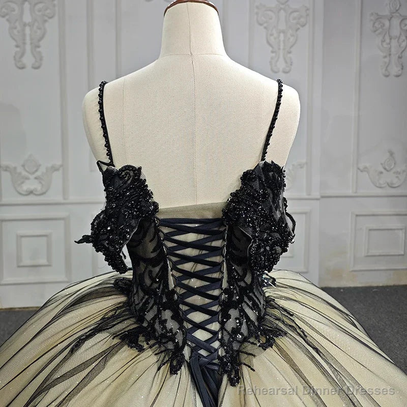 Quinceanera Dress Elegant Spaghetti Straps Embroidery Ball Gown Prom Dresses