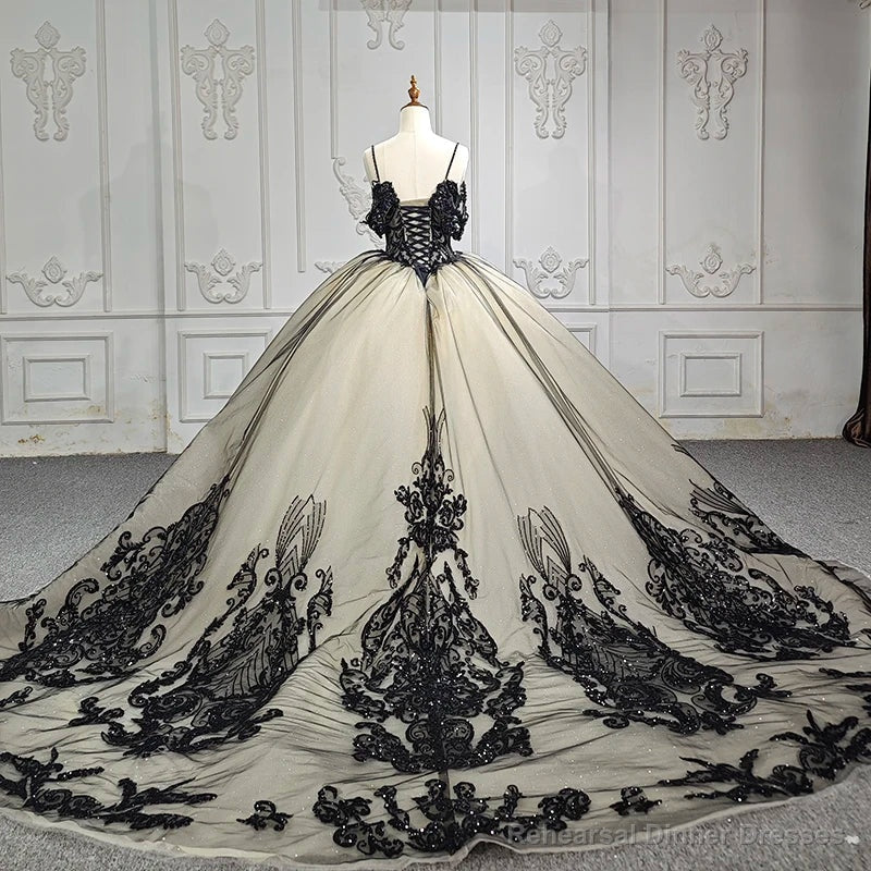 Quinceanera Dress Elegant Spaghetti Straps Embroidery Ball Gown Prom Dresses