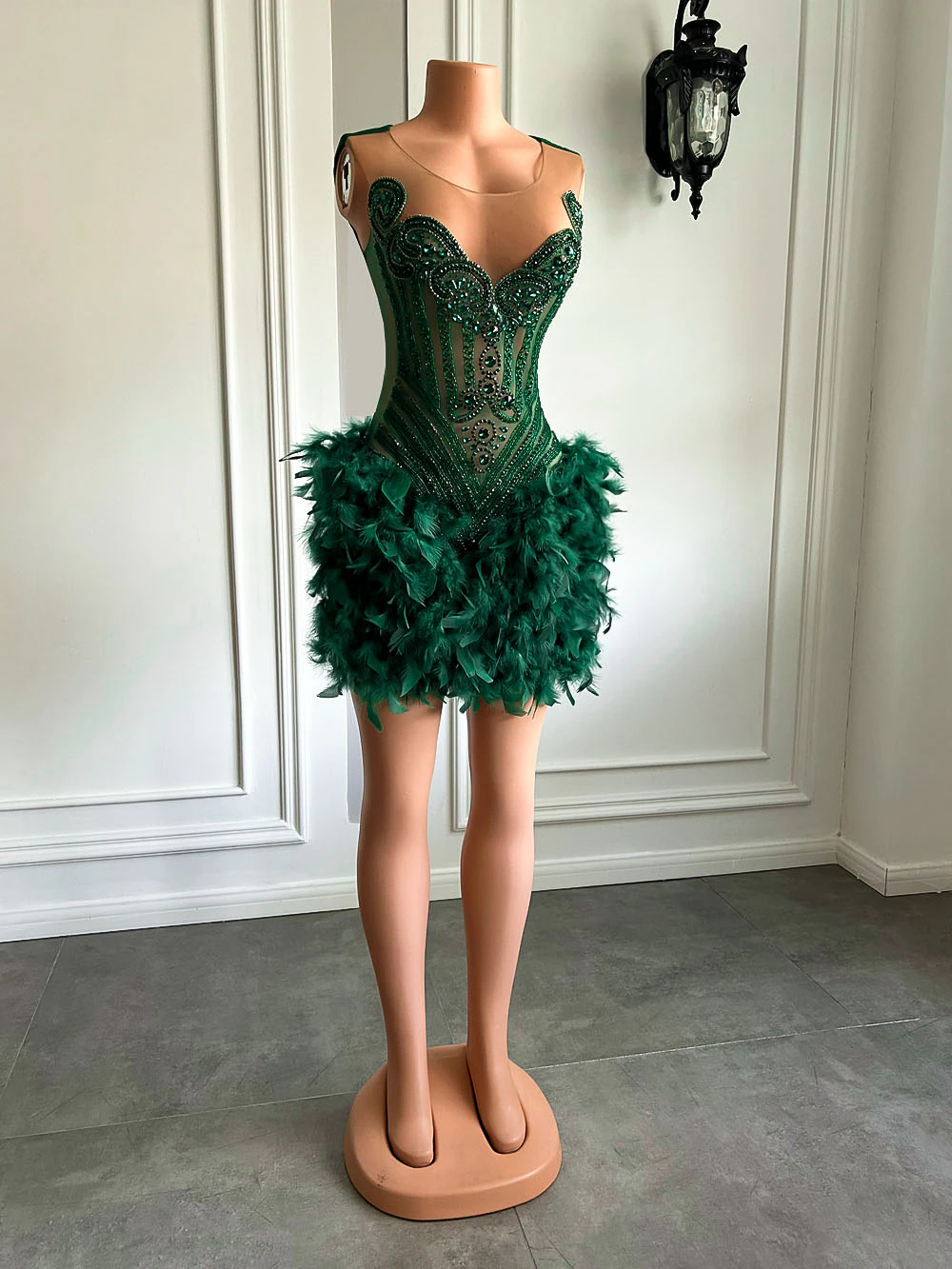 Real Luxury Black Girls Classy Occasion Birthday Party Dress Emerald Green Feather Women Short Classy Prom Dress