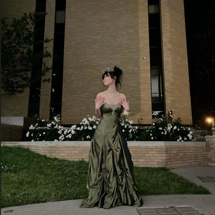 Retro Ball Gown Strapless Green Ruffles Satin Long Party Dress Classy Prom Dress