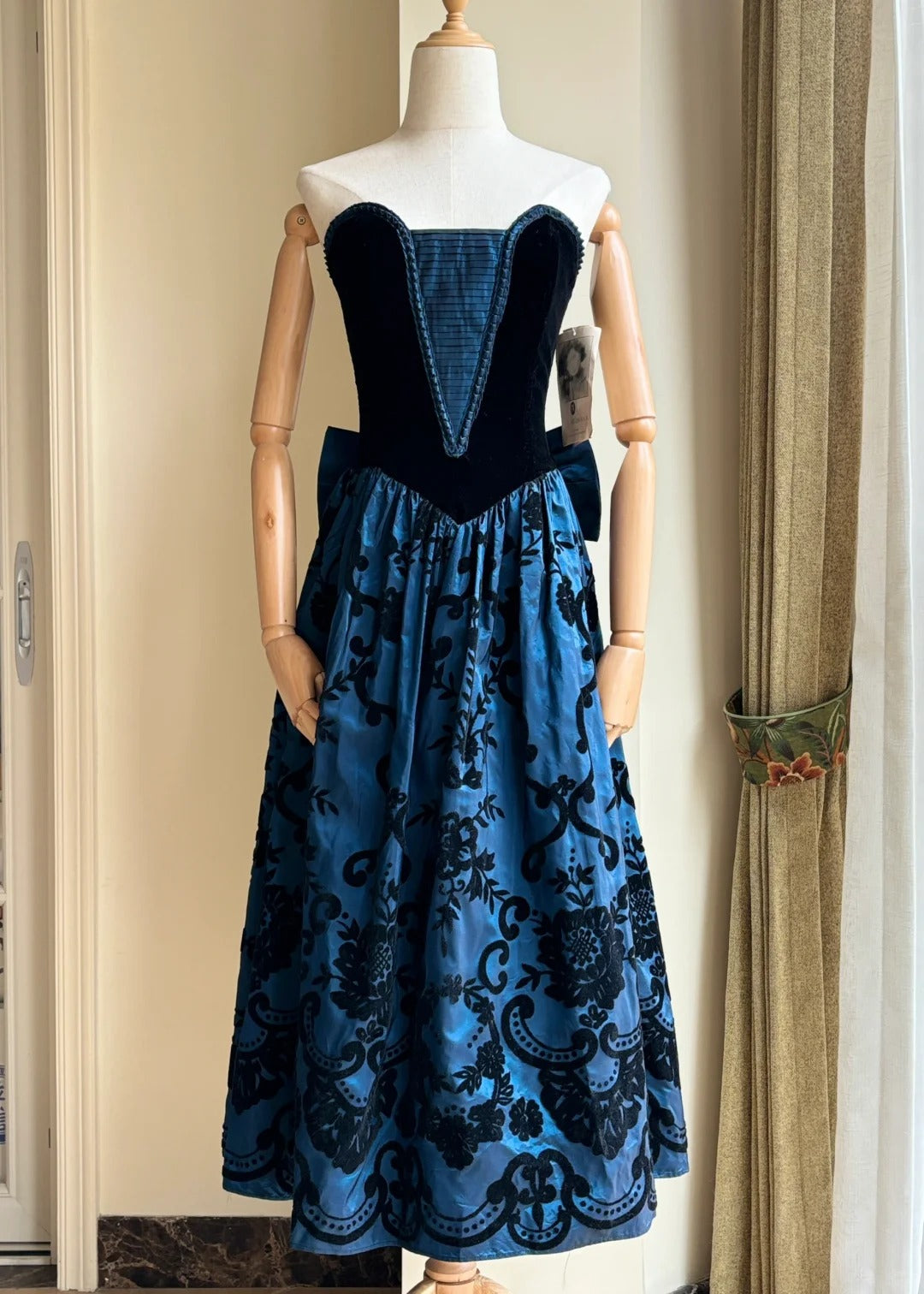 Retro Blue And Black A-Line Strapless Bow Jacquard Velvet Long Classy Prom Dress