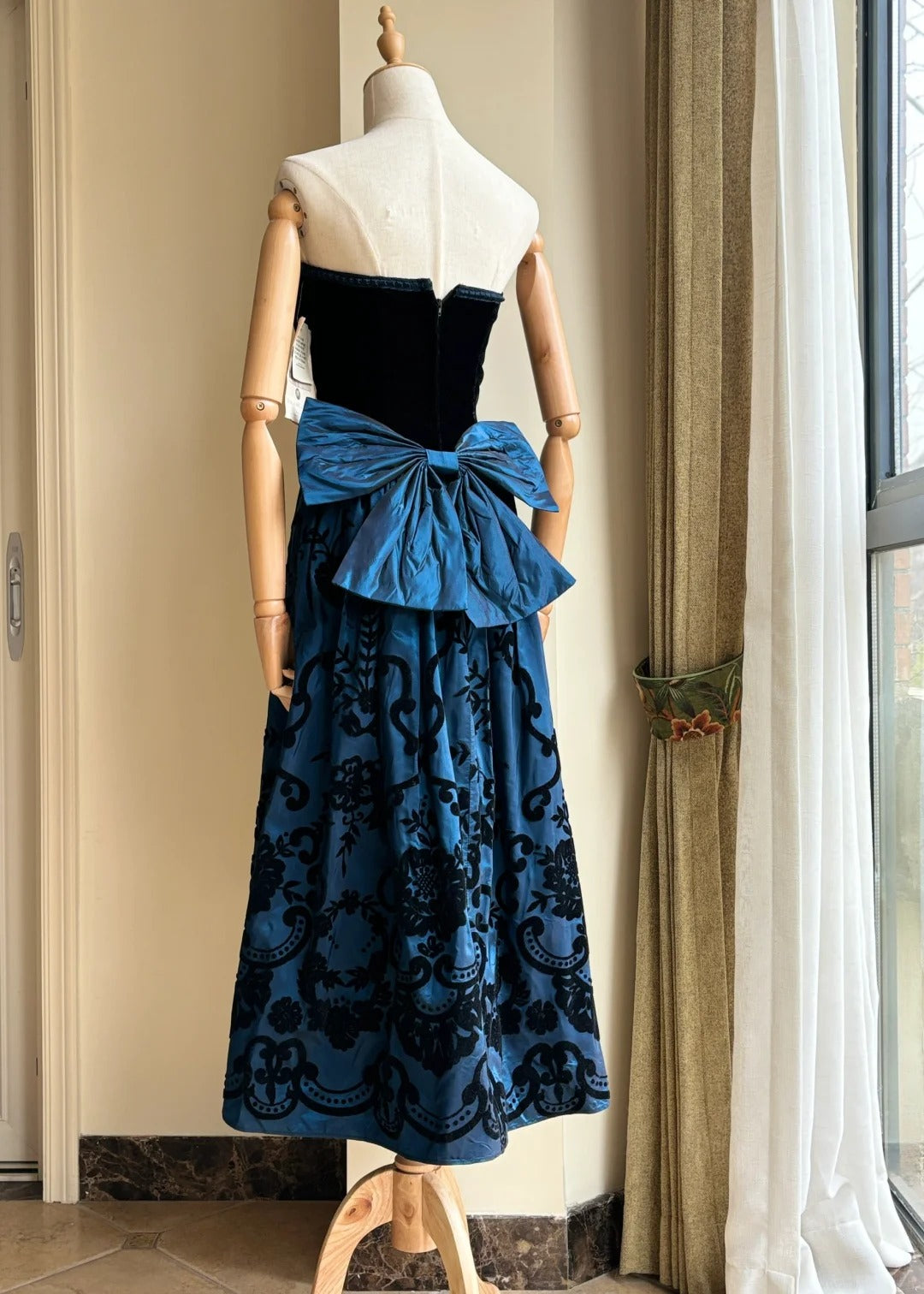 Retro Blue And Black A-Line Strapless Bow Jacquard Velvet Long Classy Prom Dress