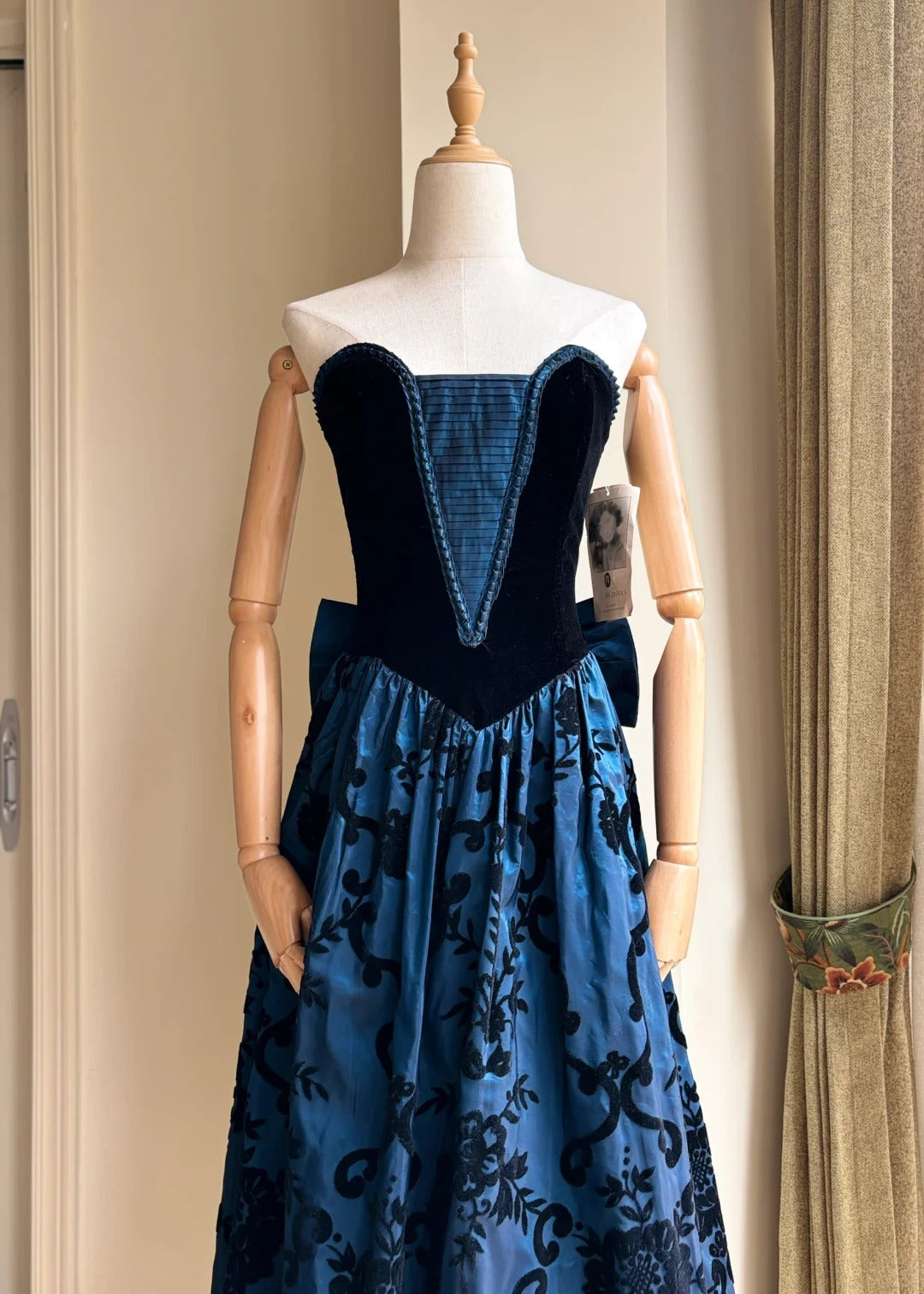 Retro Blue And Black A-Line Strapless Bow Jacquard Velvet Long Classy Prom Dress