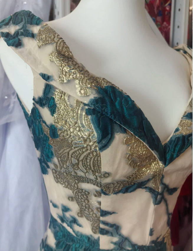 Retro Mermaid V-Neck Jacquard Embroidered Long Classy Prom Dress