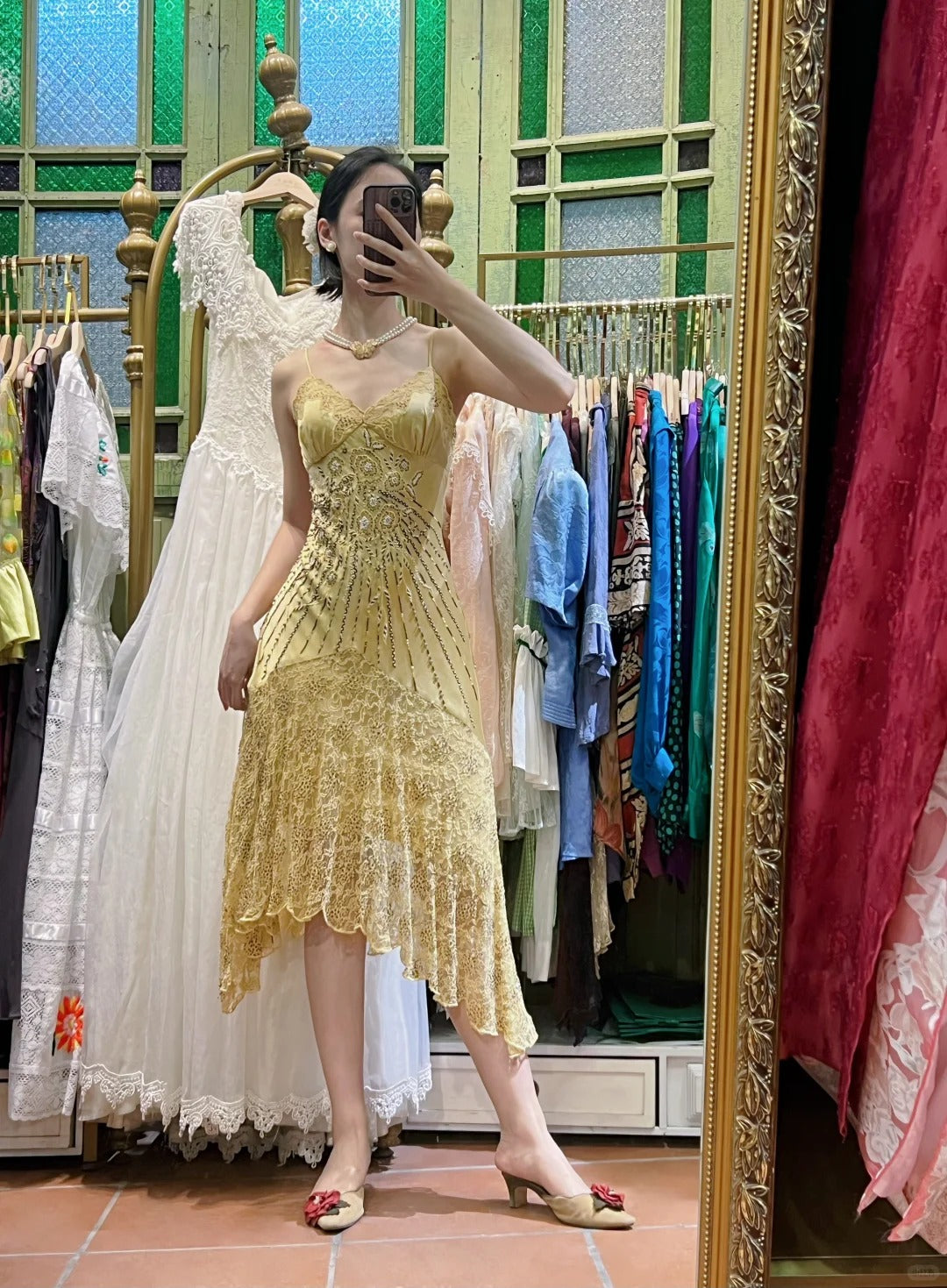 Retro Yellow Irregular Deep V Halter Lace Satin Classy Prom Dress Secondary image