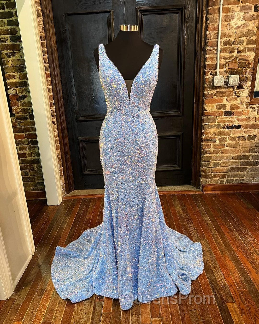 Sequin White Iridescent Formal Dress Cheap V Neck Sleeveless Evening Prom Dress Uk Secondary image