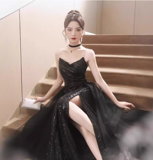 Sexy Black Spaghetti Strap V-Neck Split Sequined Tulle Long Classy Prom Dress Secondary image