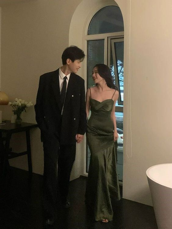 Sexy Mermaid Green Party Dress Satin Classy Prom Dress Main image