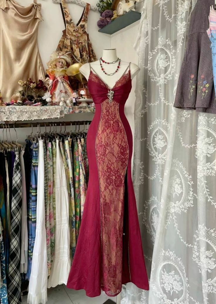 Sexy Mermaid Spaghetti Straps Red Lace Classy Prom Dress Long Party Dress Main image