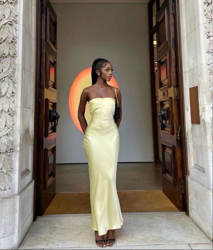 Sexy Mermaid Strapless Yellow Prom Dress 22th Birthday Outfits Main image