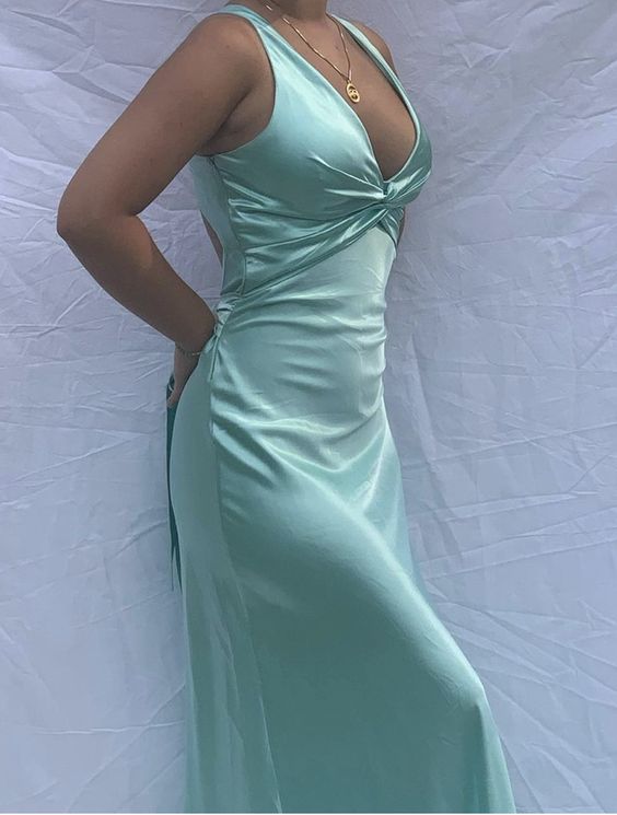 Sexy Mermaid V Neckline Long Classy Prom Dress Main image