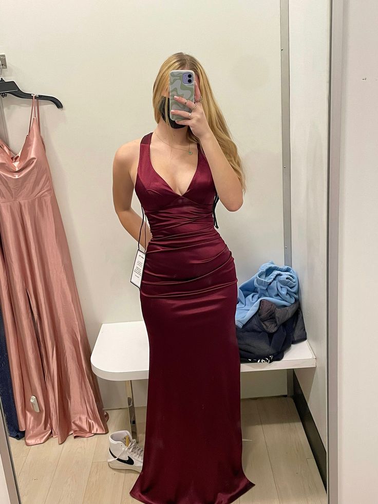 Sexy Sheath Halter V Neckline Burgundy Satin Slit Party Dress Long Classy Prom Dress Main image