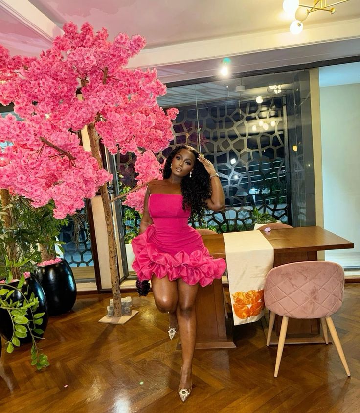 Sexy Sheath Strapless Pink Short Homecoming Dress Main image