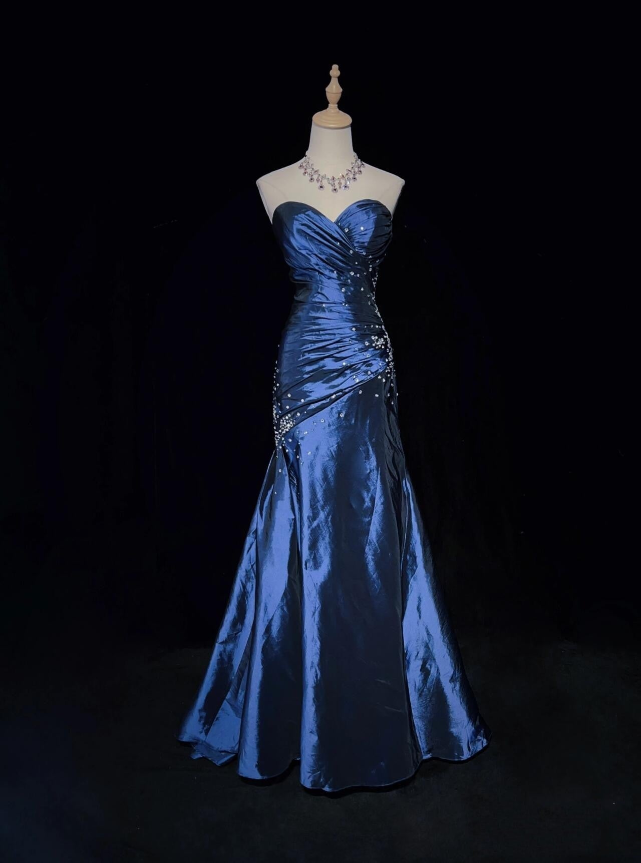 Sexy Sweetheart Sleeveless Mermaid Satin Long Navy Blue Classy Prom Dress